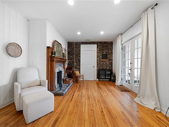 4th image of 45 Hickory St NE