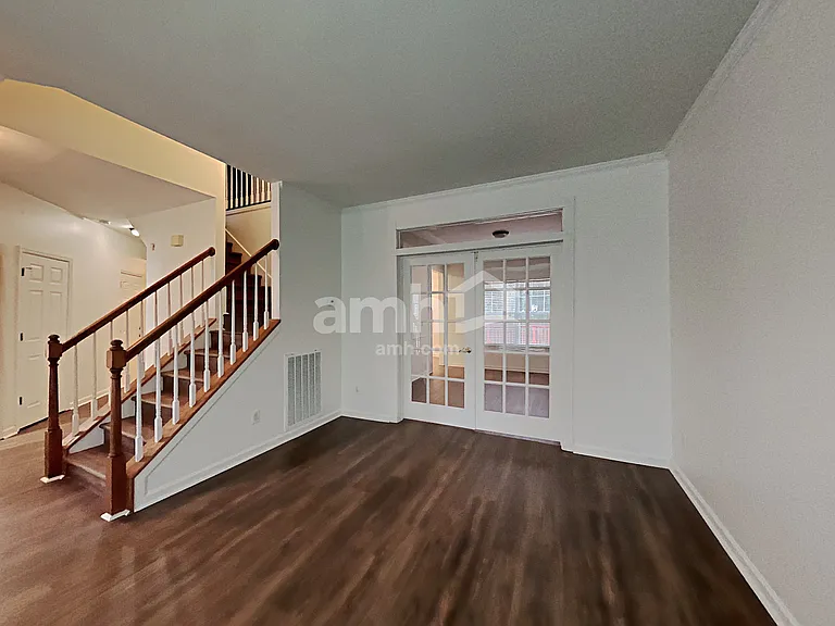 1513 Cardinal Ln — Photo 10