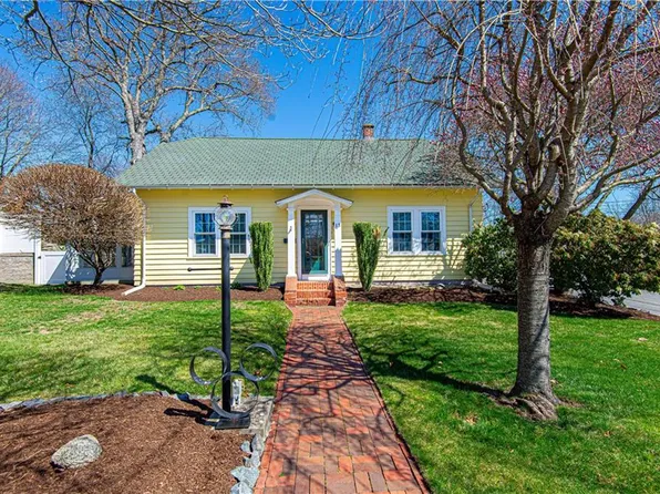 13 Parker St, West Warwick, RI 02893