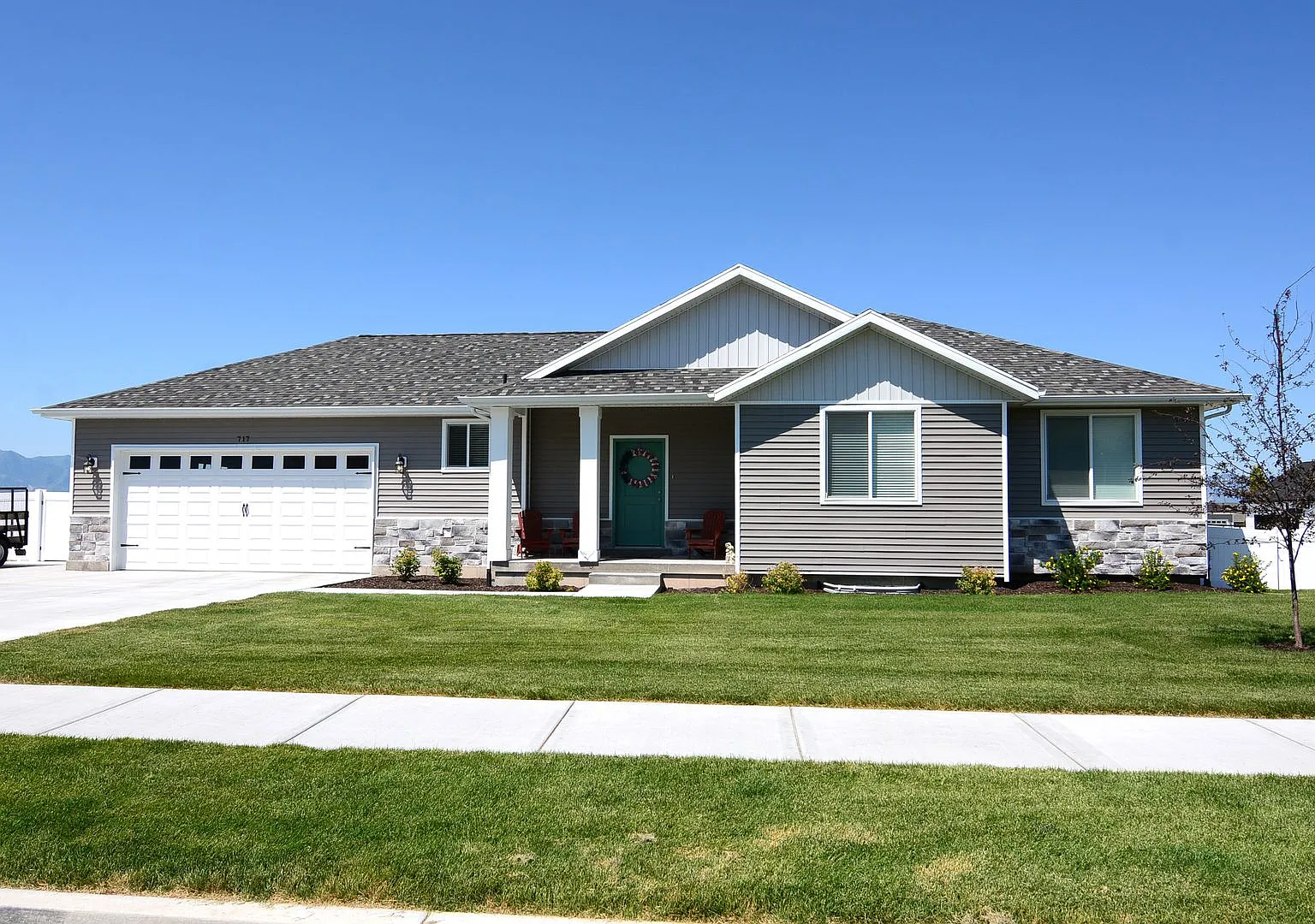 New Upscale Smithfield Home for Rent with Resort Style Amenities! — Photo 1
