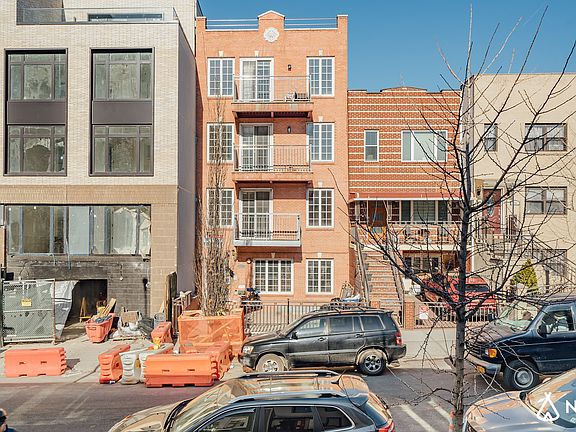 3rd image of 187 18th St #4R
