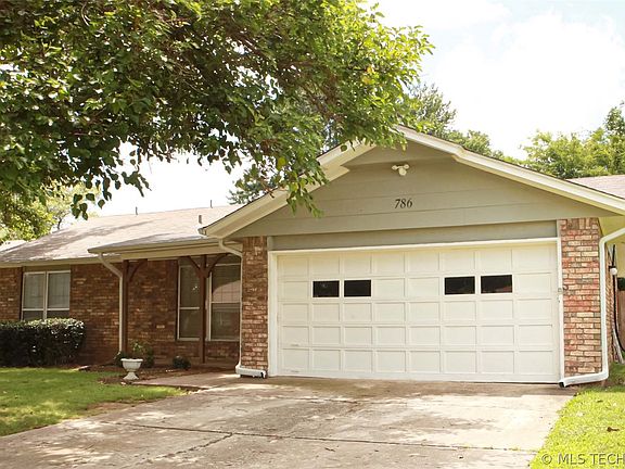 2nd image of 786 N Zenith Ave