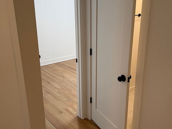 5th image of 6253 N Talman Ave #3