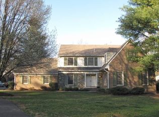 10002 Cloverdale Pl, Vienna, VA 22182