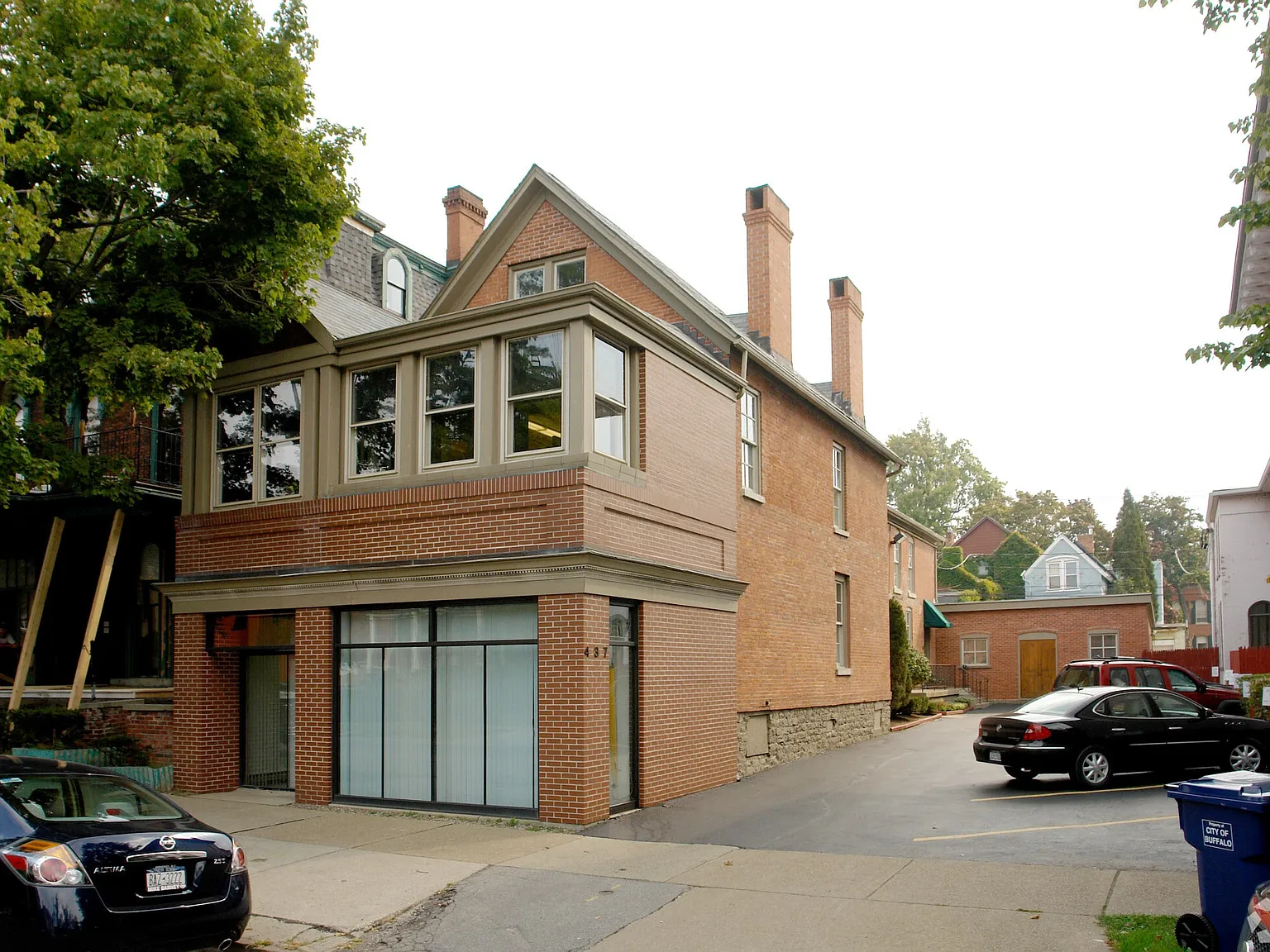 437 Franklin St — Photo 1