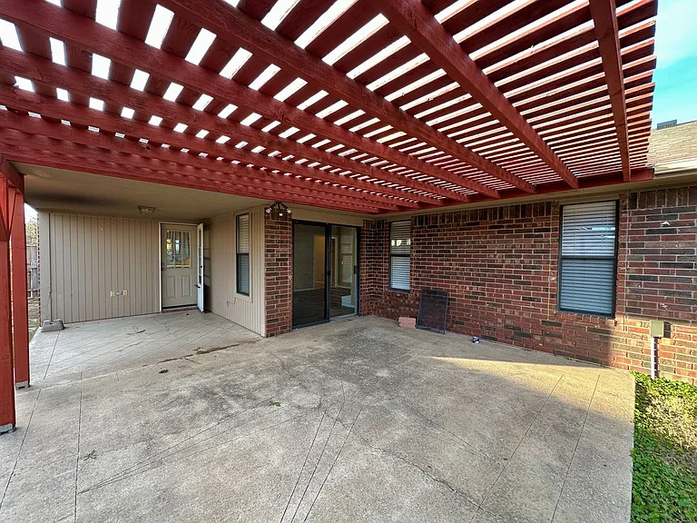1103 NW Willow Pl — Photo 33