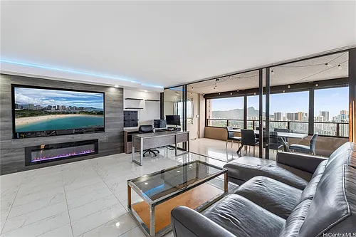 581 Kamoku St #3704 Photo 1