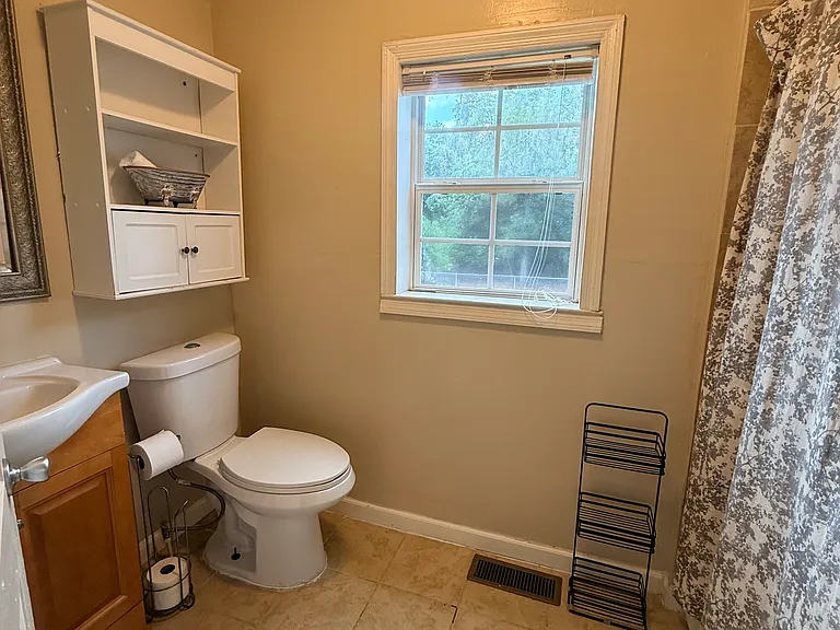 315 Bluff Ave — Photo 9