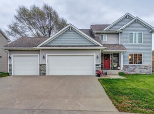 3601 Brook Run Dr, Des Moines, IA 50317