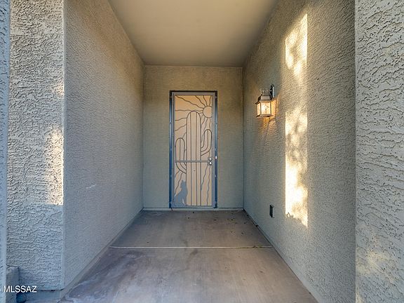 5th image of 1091 E Empire Canyon Ln