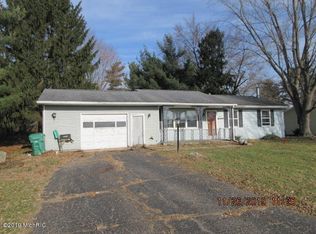 18470 6th Avenue Rd, Three Rivers, MI 49093