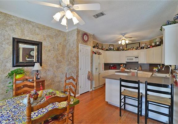 5th image of 2202 Nugent Dr