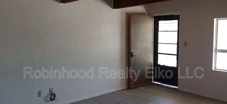 340 6th St #27 — Photo 3