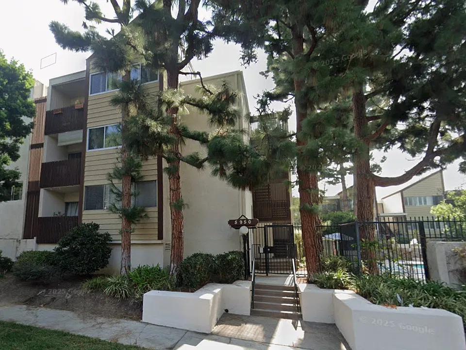 5950 Canterbury Dr #C308