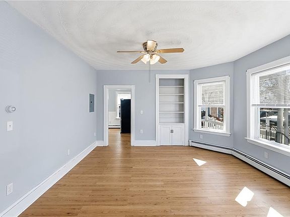 4th image of 97 Greene St Floor 1