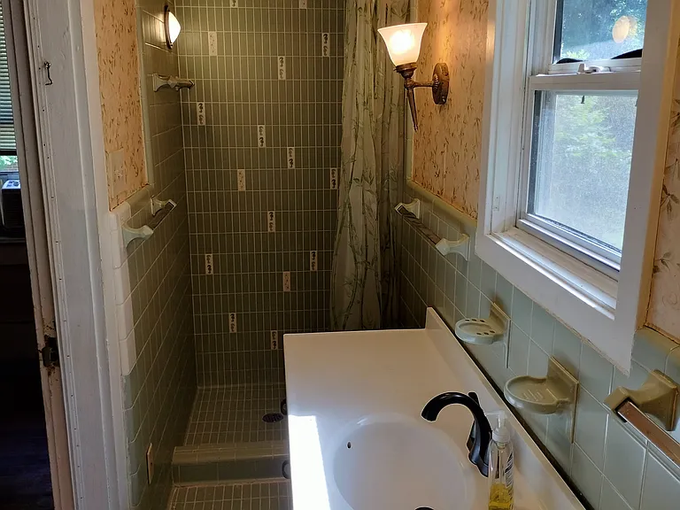 1230 N Highland Ave — Photo 10