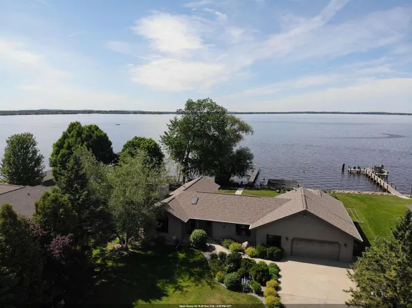 9512 Laura Ln, Winneconne, WI 54986