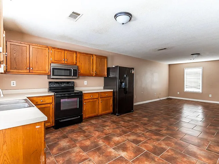 303 SE Gibson St #303 — Photo 6