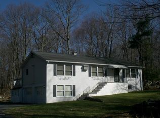 210 Aspen Dr, Milford, PA