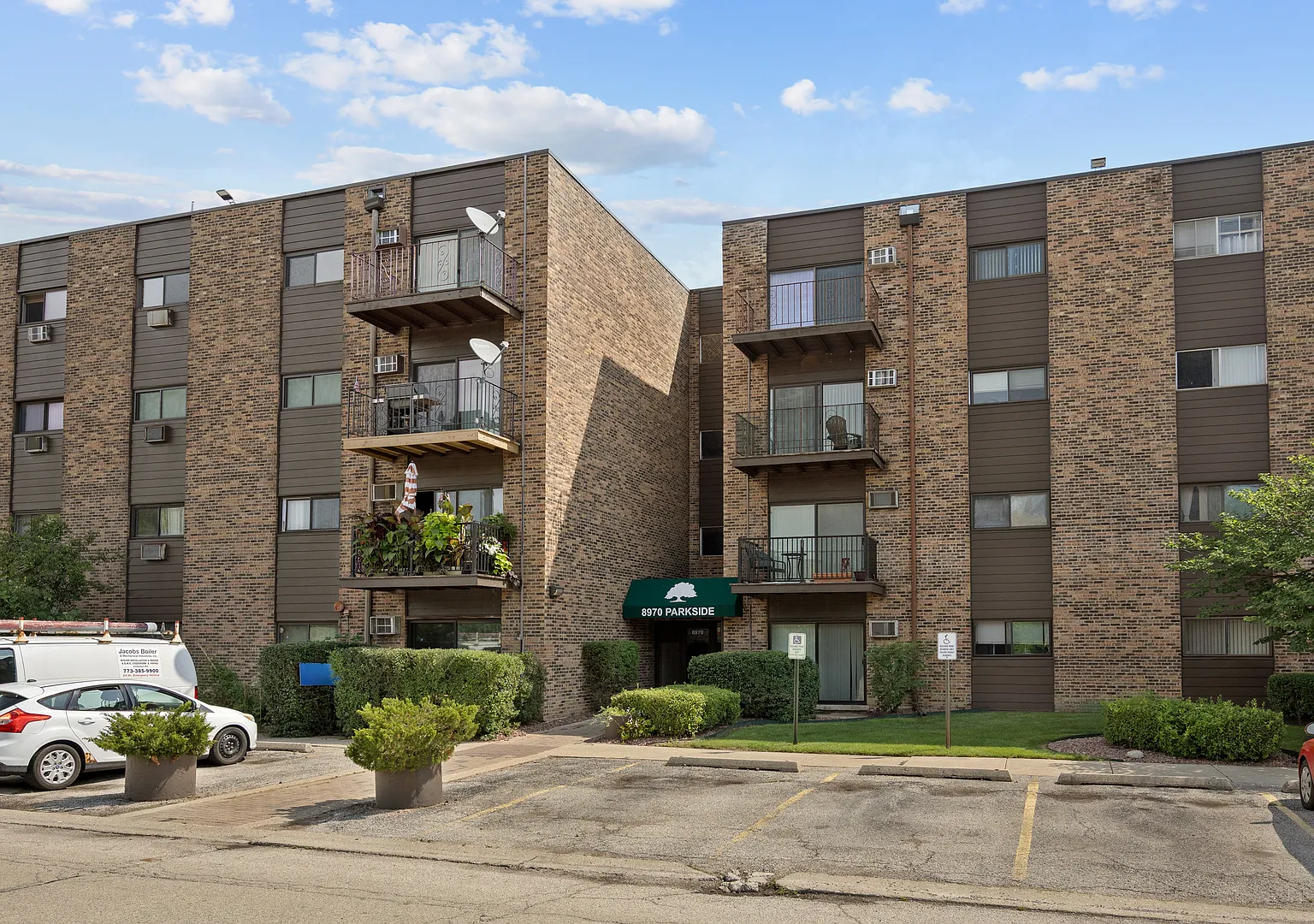 2 bed, 1200 sqft, $2,100 — Photo 1