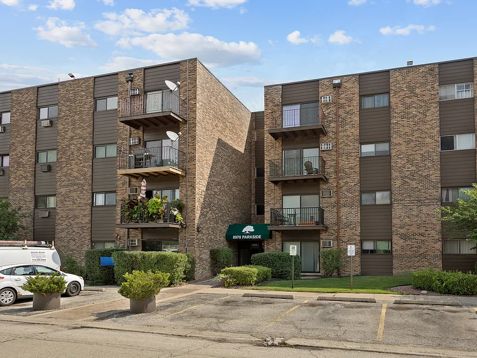 8970 N Parkside Ave #304