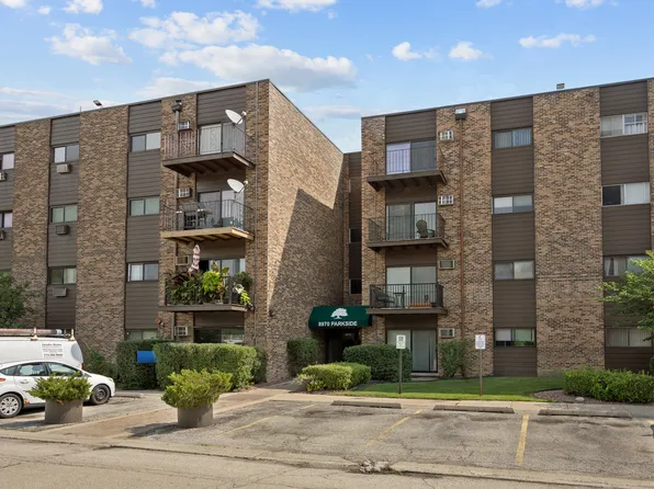 8970 N Parkside Ave APT 304, Des Plaines, IL 60016