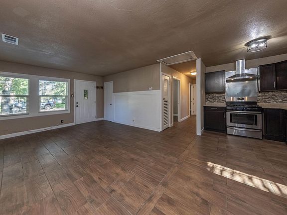 5th image of 2641 SE Virginia Ave