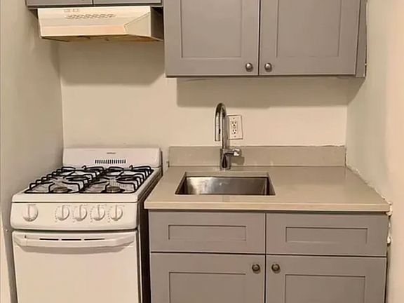 5th image of 320 E 34th St APT 1A