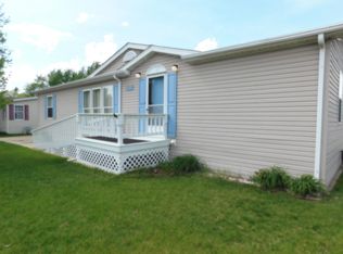 5476 Ebonywood Ln, Roscoe, IL 61073