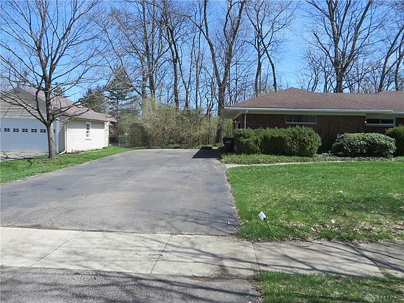 3rd image of 2708 Delmonte Ave