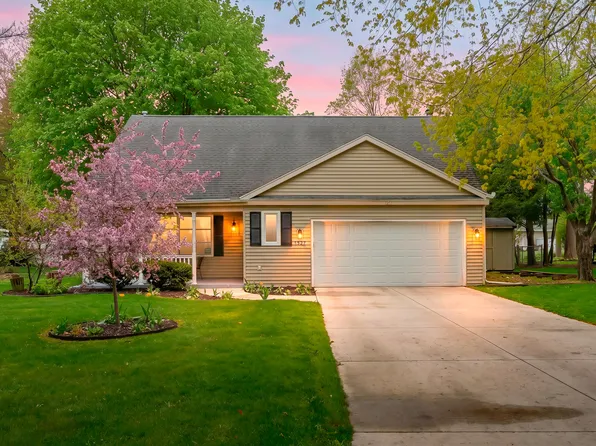 1527 Highgate Rd, Kalamazoo, MI 49006