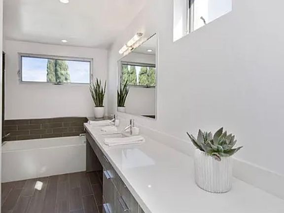 4th image of 9957 Durant Dr #202