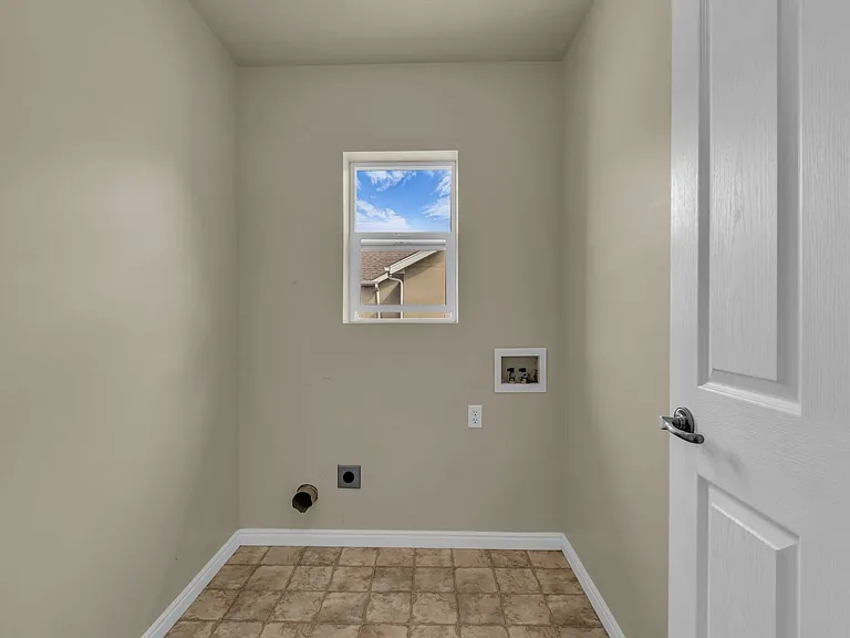 6169 S 1375 E — Photo 17