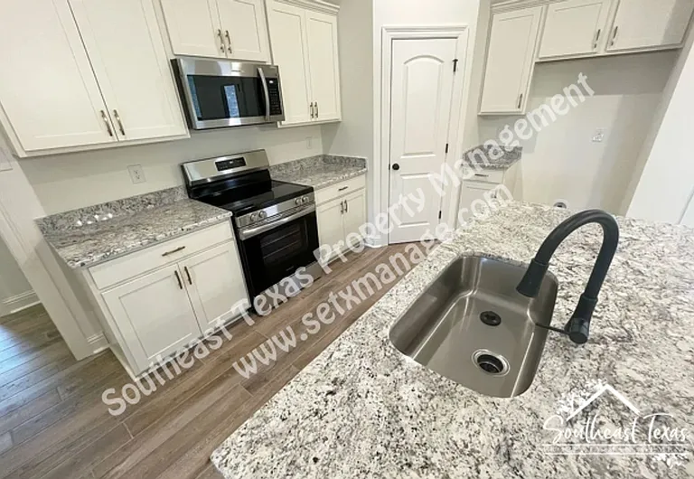 6735 Arbor Way — Photo 4
