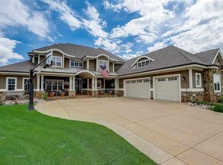 1118 Ireland Dr, Waunakee, WI 53597