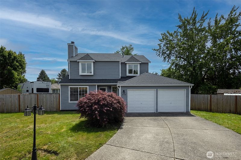 2nd image of 908 Baysinger Place
