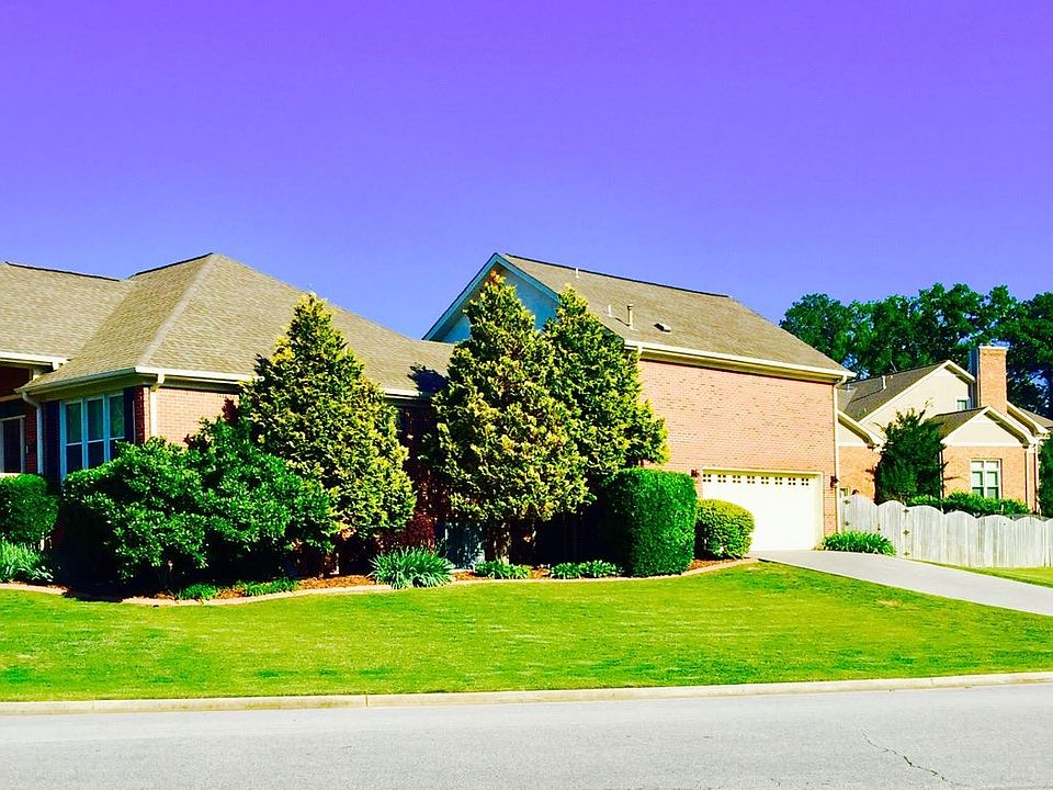 2nd image of 117 Oak Brook Cir