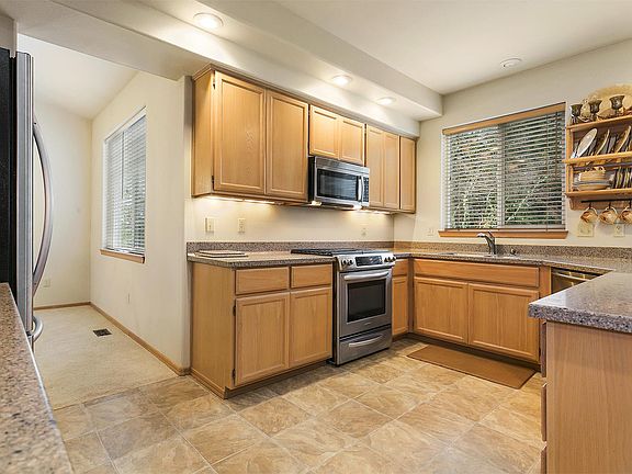 5th image of 7709 72nd St NE
