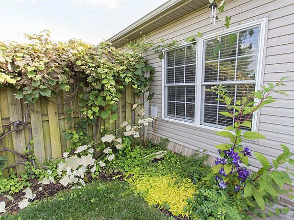 5th image of 849 Melanie Ln