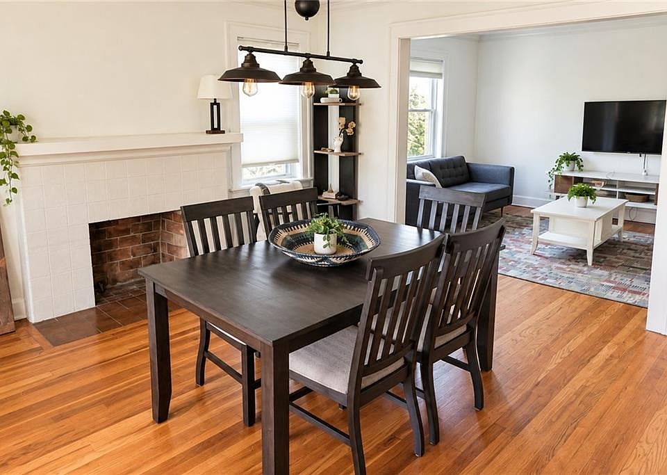 1st image of 4316 Oak St APT 3S