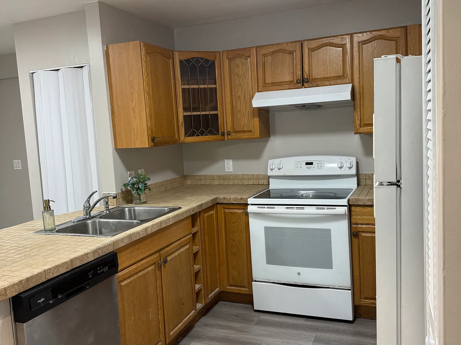 1 bed, 740 sqft, $1,700 — Photo 4
