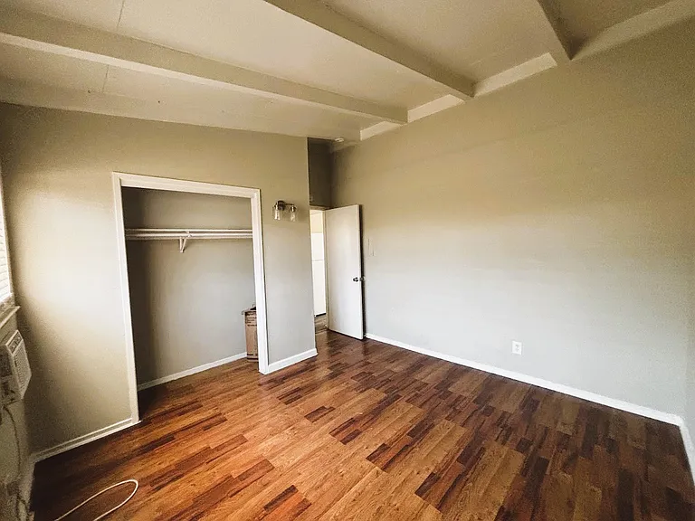 222 N Effie St #H — Photo 8
