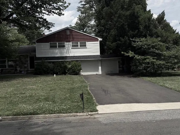 1105 Rock Creek Dr, Wyncote, PA 19095