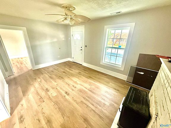3rd image of 106 N Walnut St