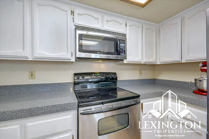 5941 Laguna Park Dr — Photo 11