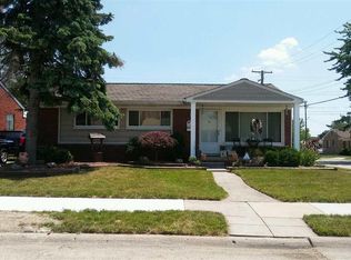22004 Schroeder Ave, Eastpointe, MI