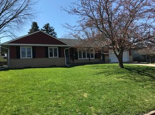 333-3 1/2 W St, WACONIA, MN 55387