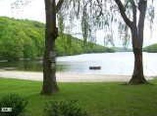 6 Candlewood Lake Dr, Sherman, CT 06784