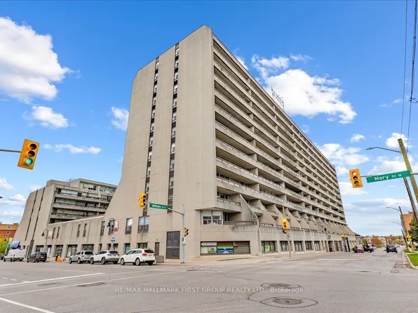 55 William St E #Penthouse 14, Oshawa, ON L1G 7C9