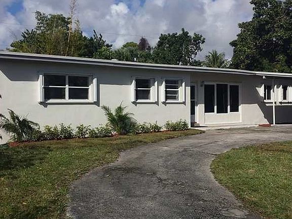 3rd image of 20332 NE 14th Ct
